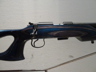 CZ MODELE 455 THUMBHOLE BLEU CALIBRE 22LR