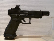 GLOCK 45  MOS FILETE CALIBRE 9X19  + BURRIS + COMPENSATEUR