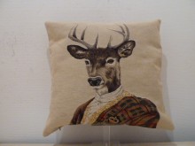 COUSSIN TOILE TETE DE CERF ECUSSON COEUR