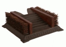 TIRE-BOTTES BROSSE