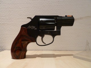 SMITH WESSON MOD 351PD CALIBRE 22 WIN MAG